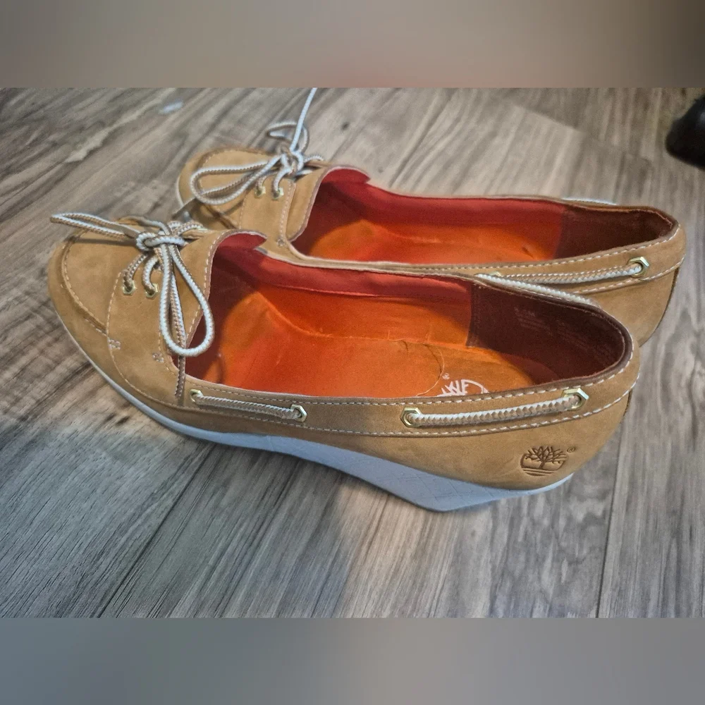 Timberland Tan Boat Shoes with Classic Moccasin Stitching